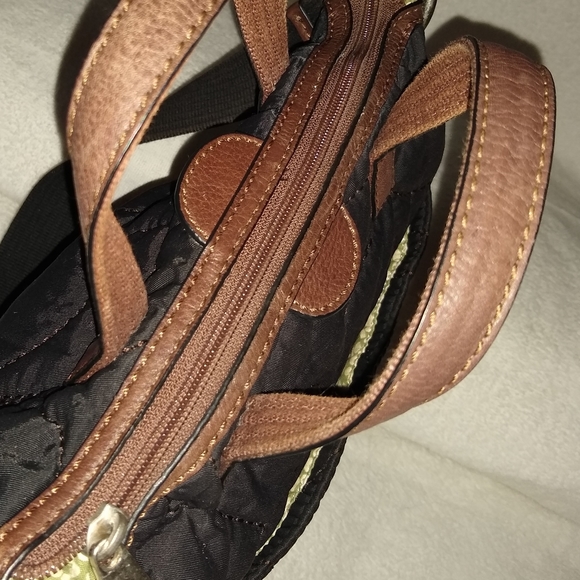 Fossil Key Per black quilted crossbody bag. - Picture 6 of 10